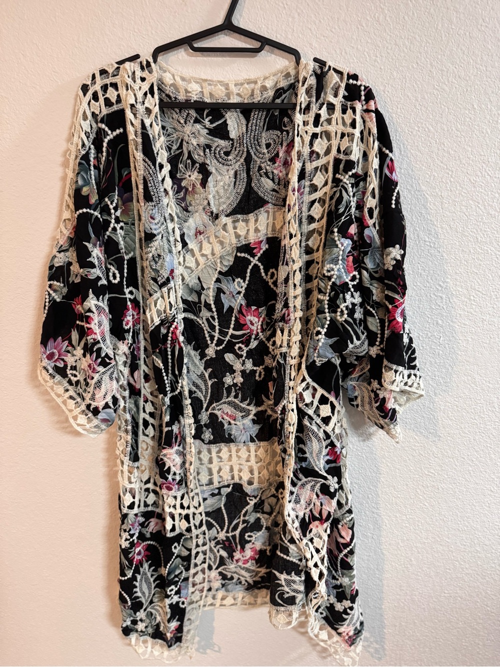 Three Birds Nest: Let’s Get Tropical Boho Floral Crochet-Trim Kimono Top